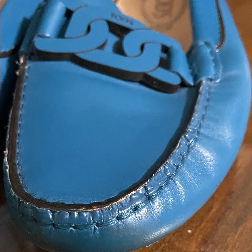 NEW SALE PRICE! on TOD'S Kate Gommino Blue Chain Link Buckle on Vamp 39 or US 9 - Picture 5 of 10